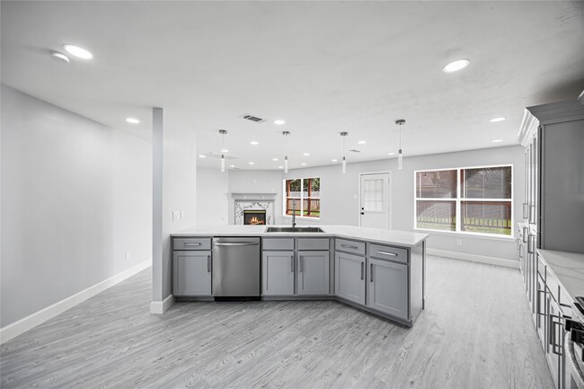 Building Photo - 21510 Broadstone Dr