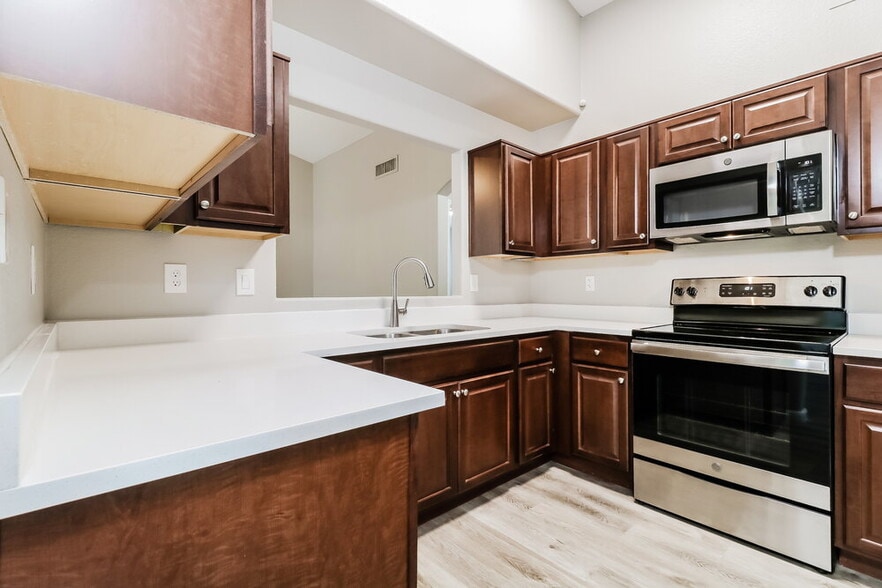 Building Photo - 15550 N Ulrich Way