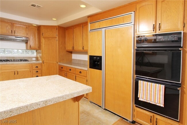 Building Photo - 2830 Via Stella St