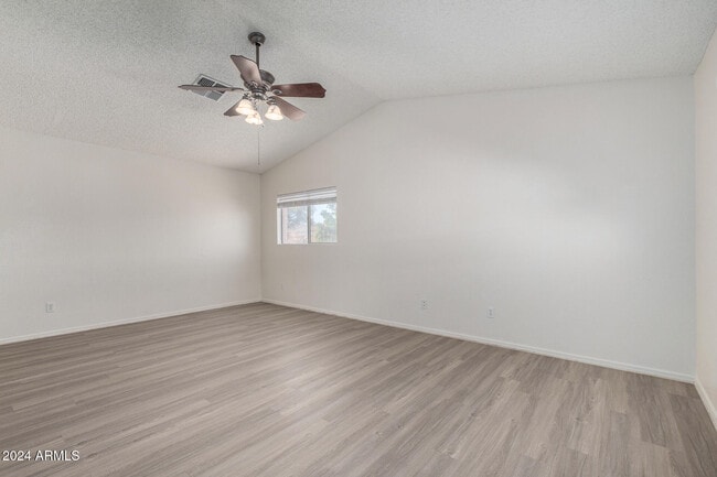 Building Photo - 3025 E Woodland Dr