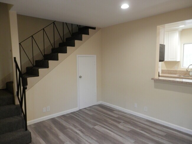 Building Photo - 11913 Culver Blvd