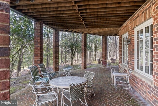 Building Photo - 8541 Old Dominion Dr