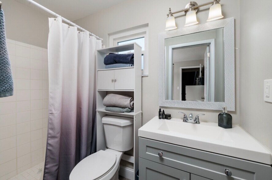 Building Photo - 12993 89th Ave