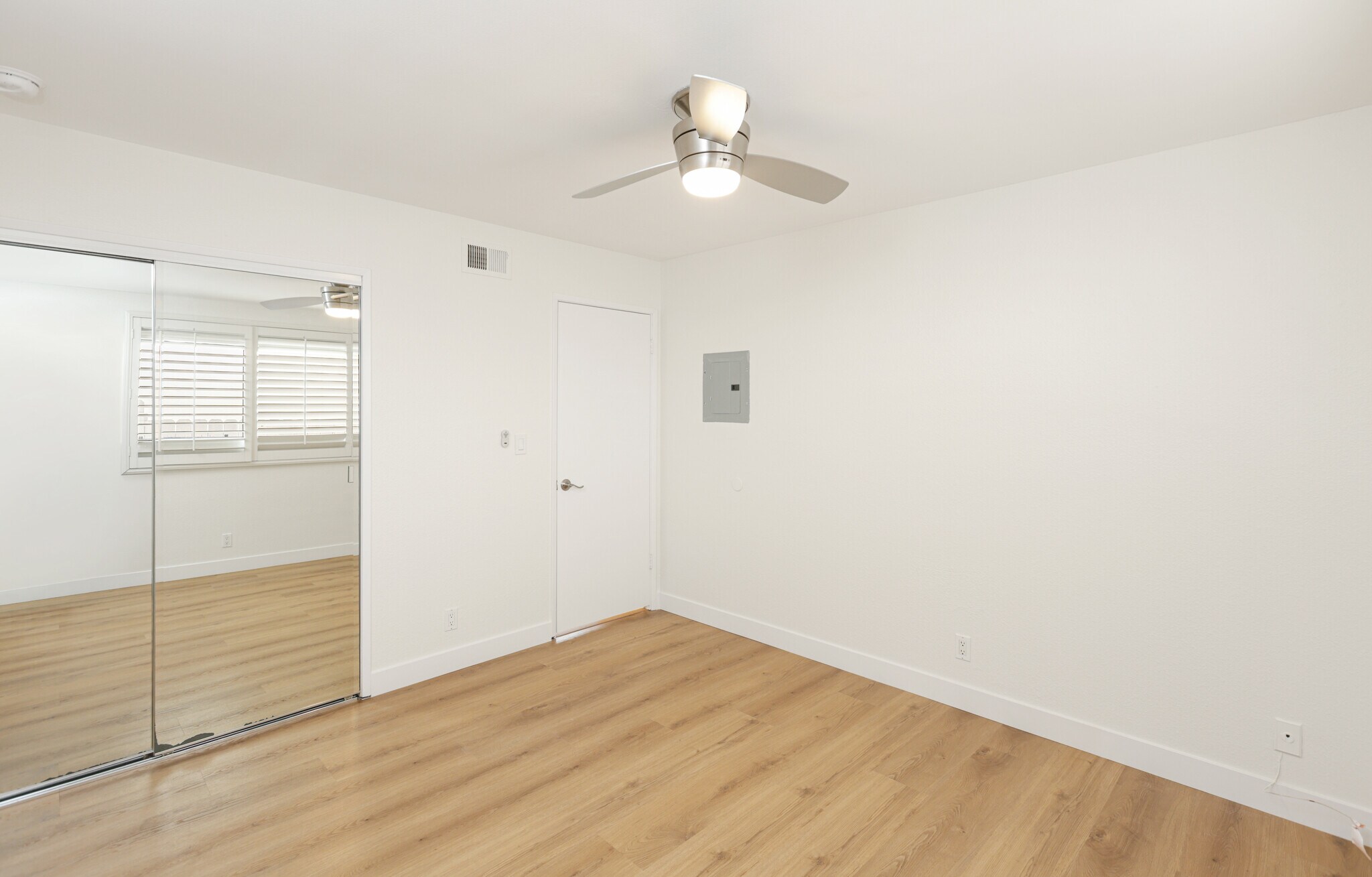 Building Photo - 216 W Escalones