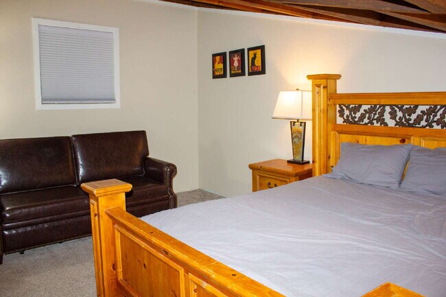 Building Photo - Charming 2-Bed, 2-Bath Plus LOFT Condo in Silverthorne!