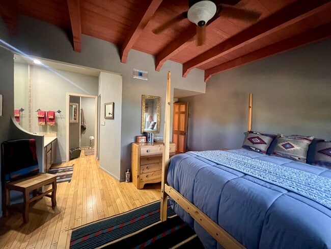 Building Photo - Furnished Golf Course Course Property