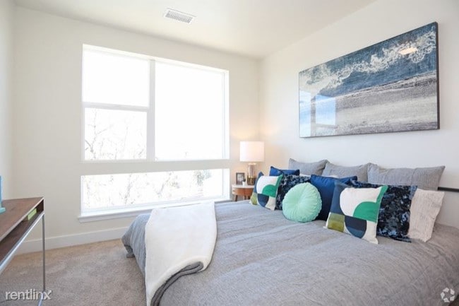 Building Photo - 1281 S Ulster St