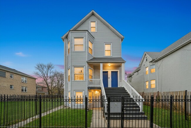 Building Photo - 8026 S Coles Ave