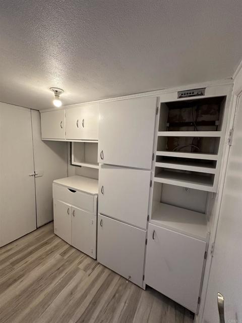 Building Photo - 109 S Alameda Ln