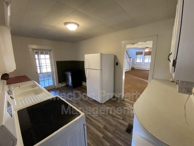 Building Photo - 885 Truslow Rd