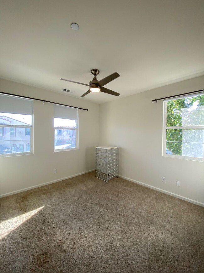 Building Photo - Executive and Upgraded 3-Bedroom Townhome in South Temecula!