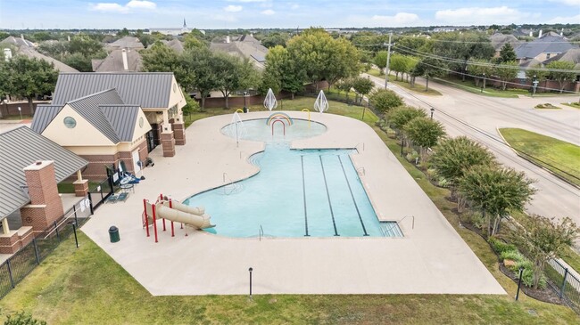 Building Photo - 17207 Mossbriar Ln