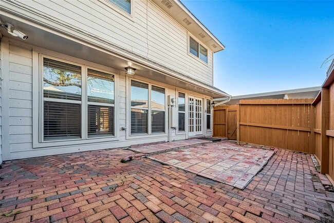 Building Photo - 7904 Kendalia Dr