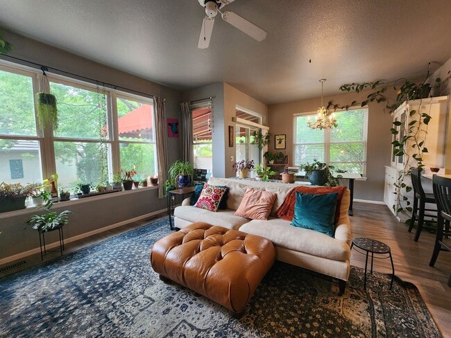 Building Photo - Stunning 3 Bedroom Townhome Tucked Away In...