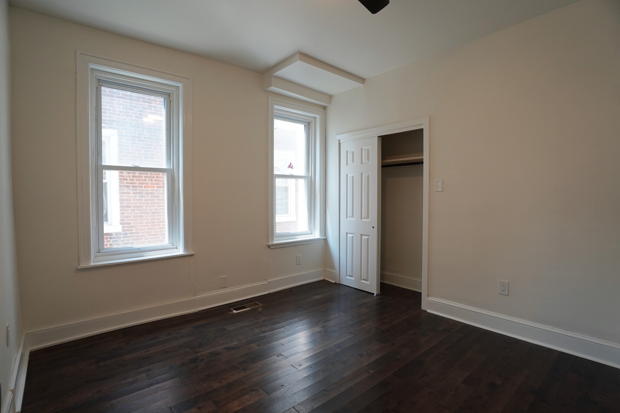 Building Photo - 5517 N Fairhill St