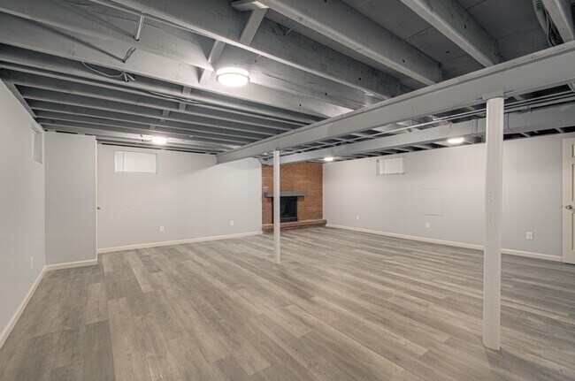Building Photo - 4711 E 109 Terrace
