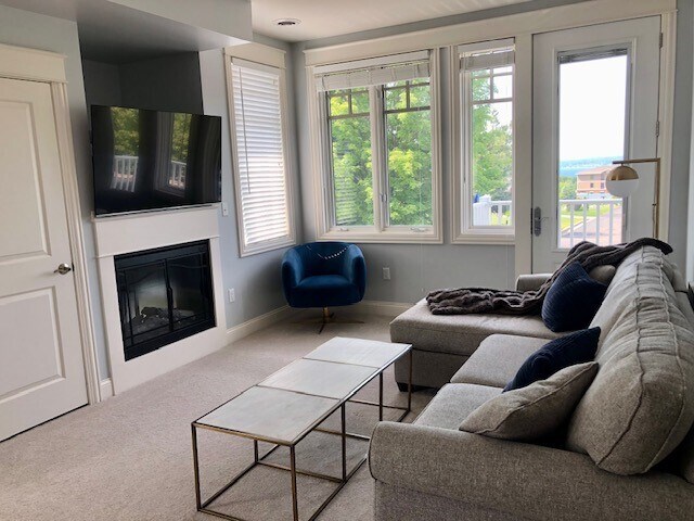 Building Photo - 725 Harbor Watch Dr