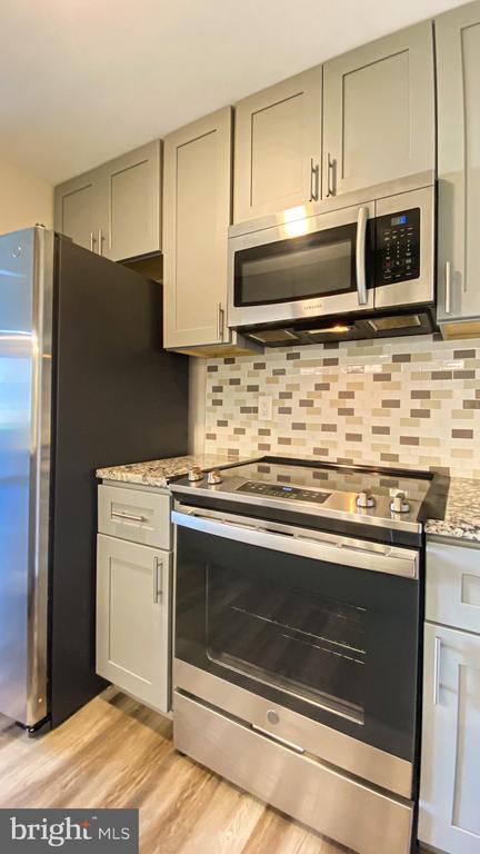 Building Photo - 403 Hickory Cir