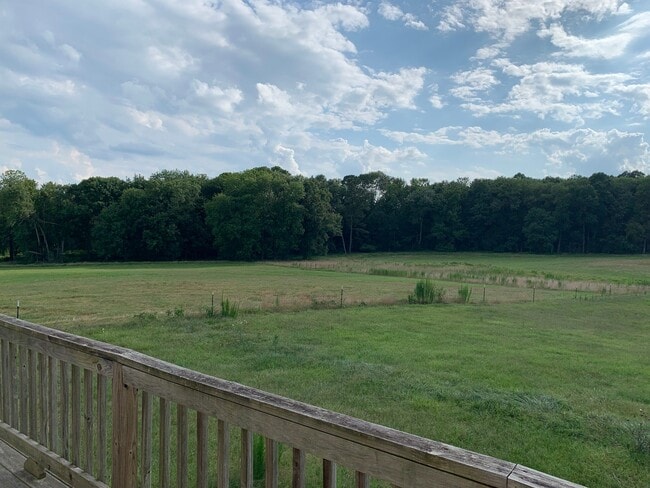 Building Photo - Country Living for Lease