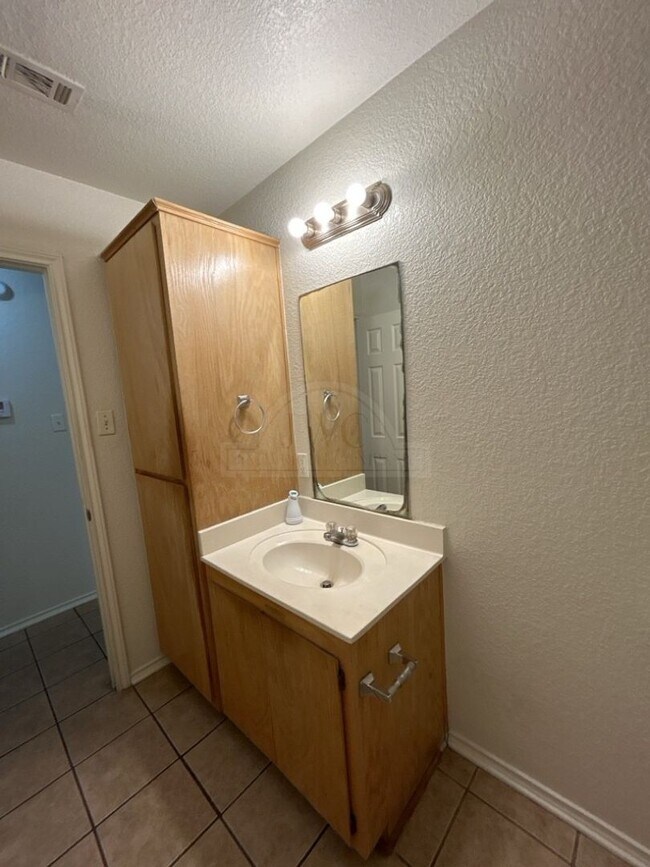 Building Photo - 306 Jeff Gordon Dr