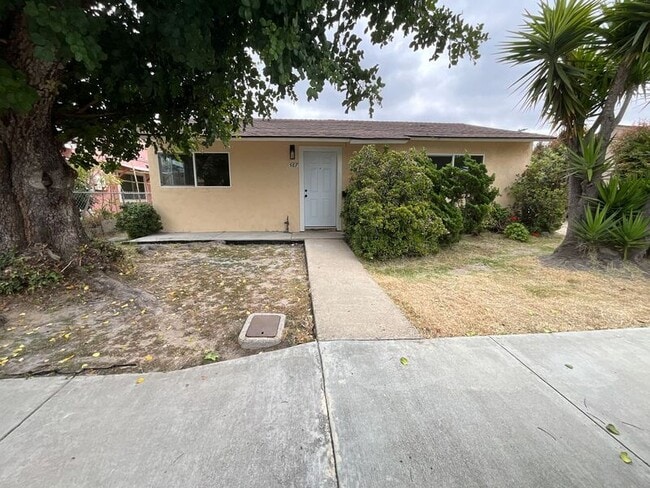 Building Photo - 567 Encinitas Ave