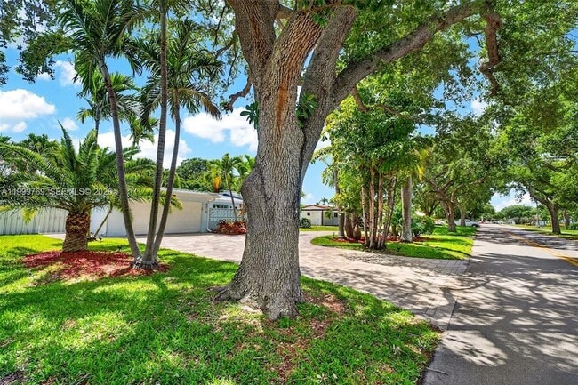 Building Photo - 4010 NE 22nd Ave