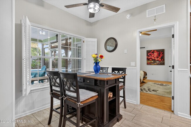 Building Photo - 9370 Jaybird Cir E