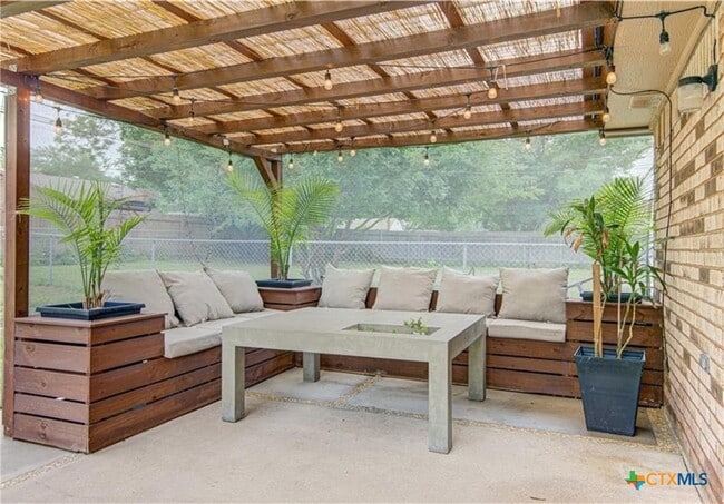 Building Photo - 1905 Moonlight Dr