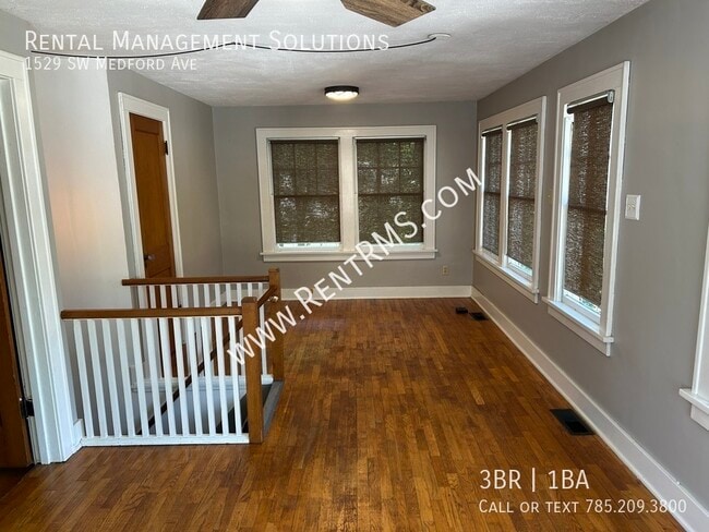Building Photo - 1529 SW Medford Ave