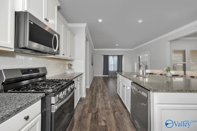 Building Photo - 106 Oak Fletcher Dr