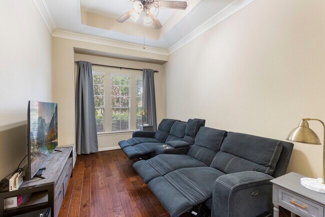 Building Photo - 19 Driftdale Pl