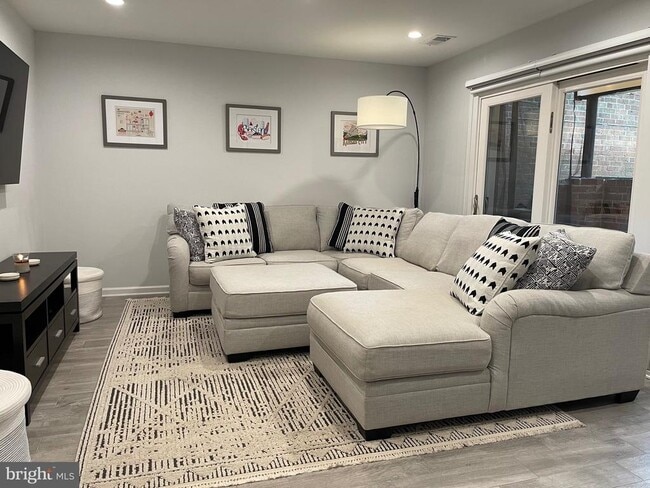 Building Photo - 519 G St SW