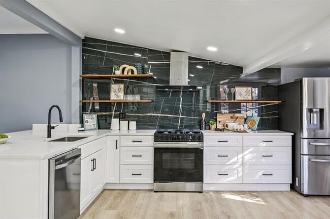 Building Photo - 1504 Hardin Ave