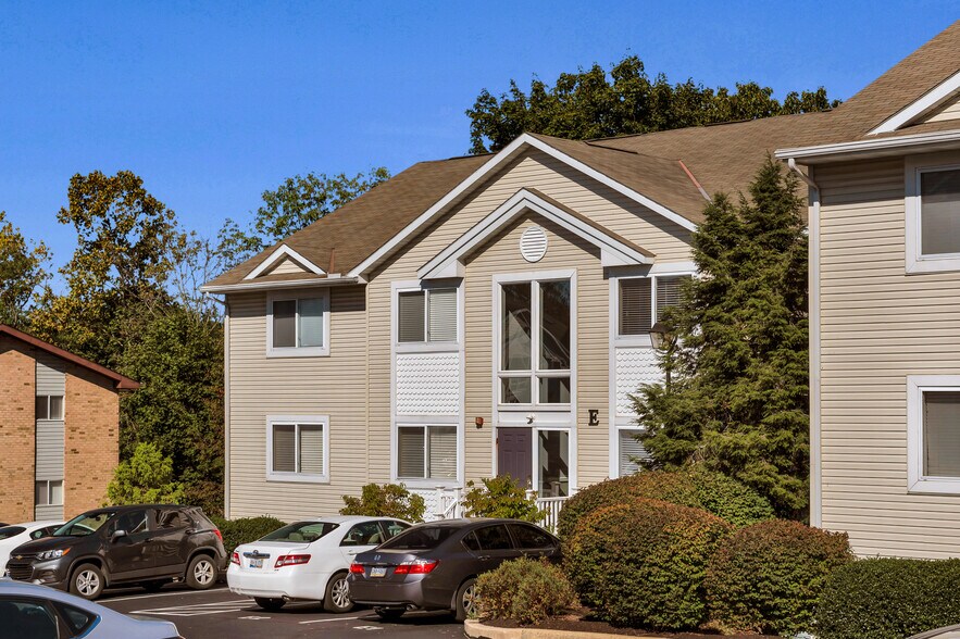Building Photo - Upland Village Apartments