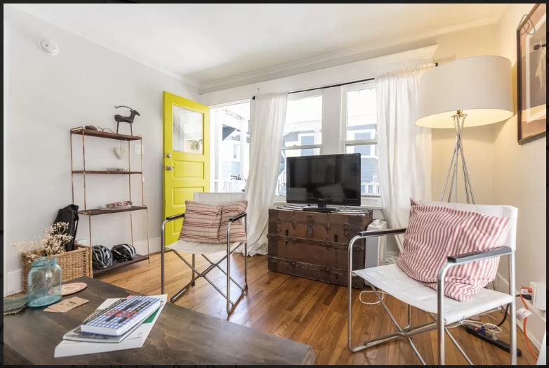 Living - 1453 Echo Park Avenue