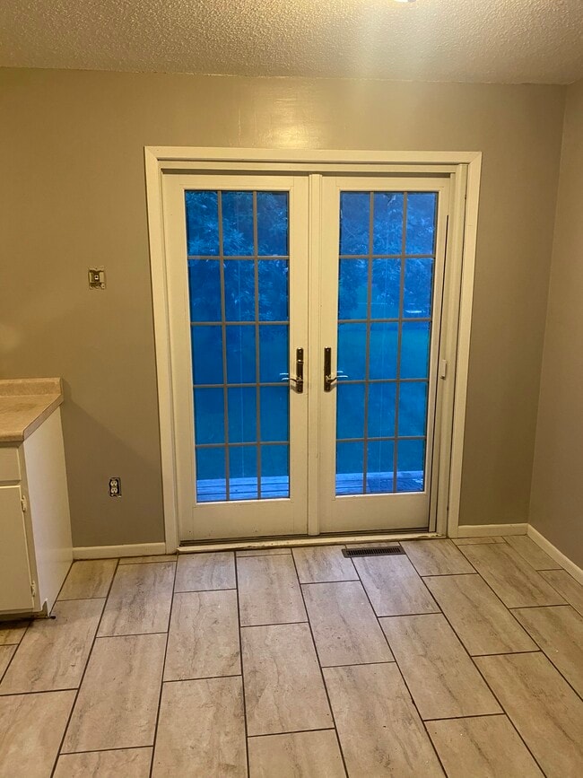 Building Photo - 386 1st Ave SE