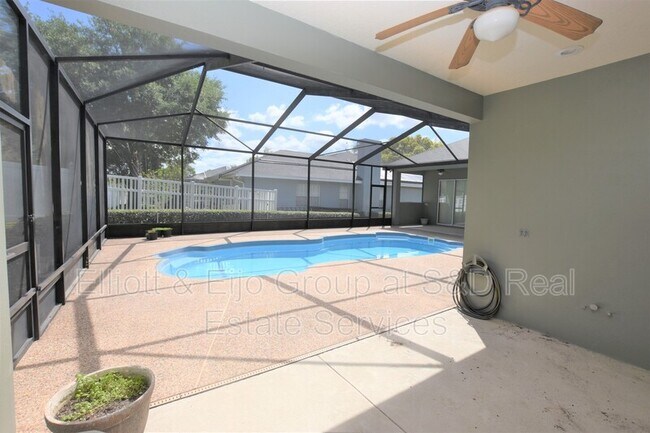 Building Photo - 2218 Longleaf Cir