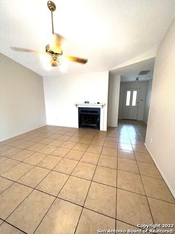 Building Photo - 117 Whisper Way