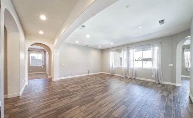 Building Photo - 9200 Rancho Viejo Dr