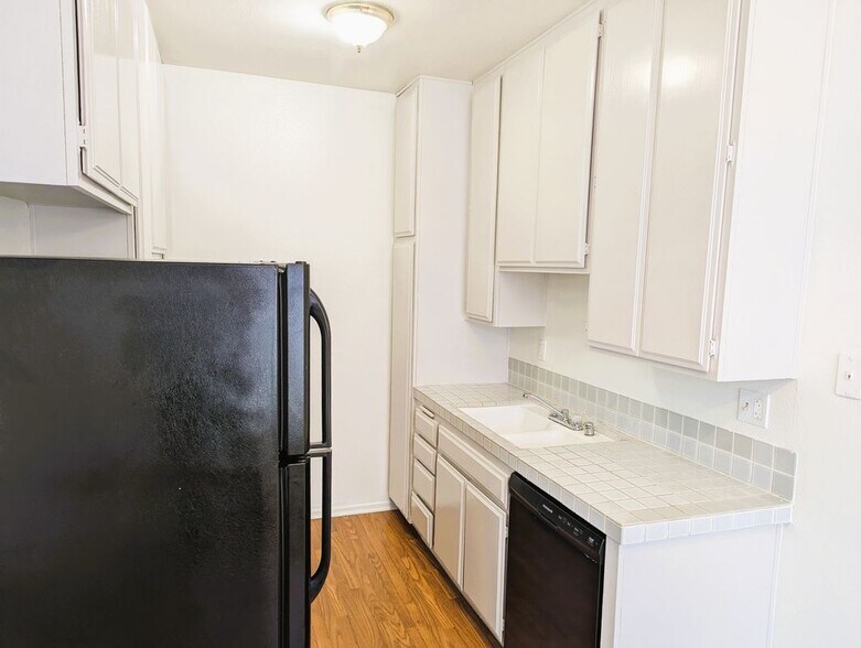 Building Photo - 3648 Motor Ave