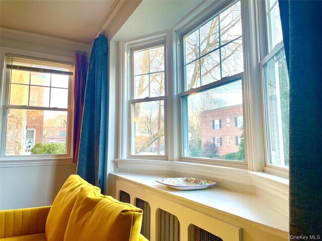 Building Photo - 5 Laurel St