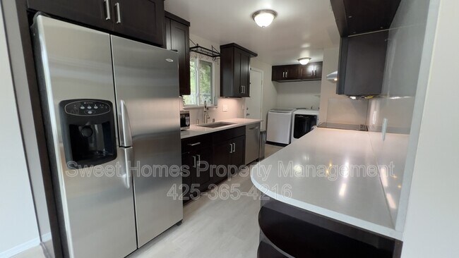 Building Photo - 5228 18th Ave SW