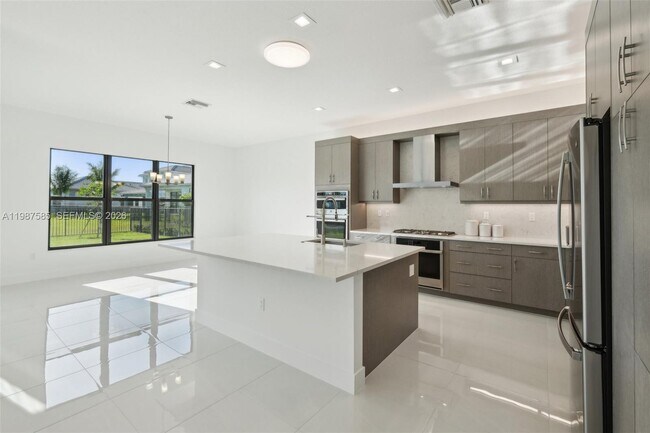 Building Photo - 13076 Feathering Wy