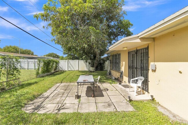 Building Photo - 2860 NW 184th St