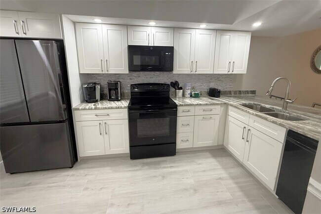 Building Photo - 8400 Estero Blvd