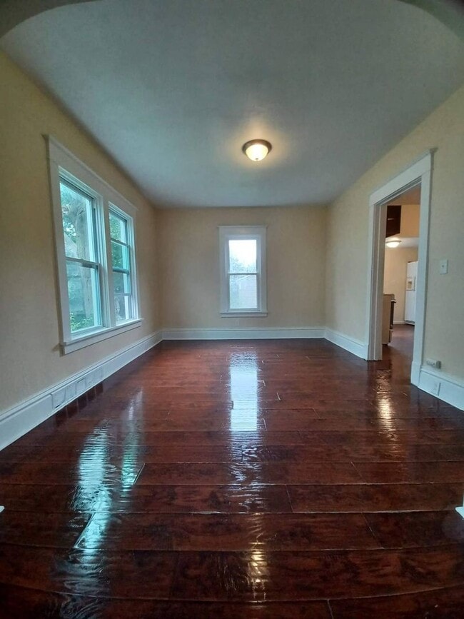 Building Photo - Home for Rent Northwest Rockford with Detached Garage