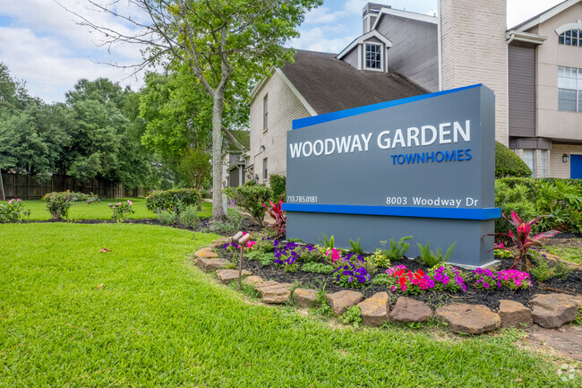 Building Photo - Woodway Garden Townhomes