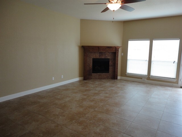 Building Photo - 9546 Lance Dr