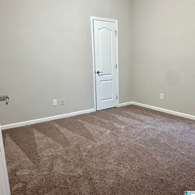 Building Photo - 5272 Promenade Dr