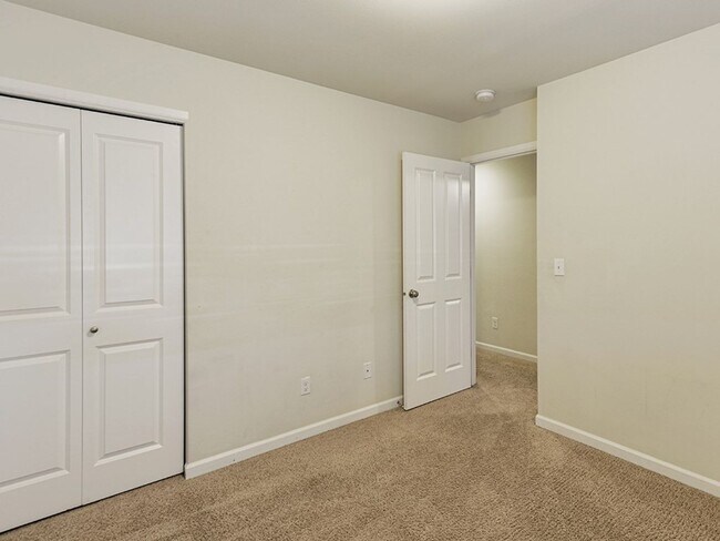 Building Photo - Application Approved - Stunning 4+ Bedroom 2.5 Bath Lea Hill, Auburn